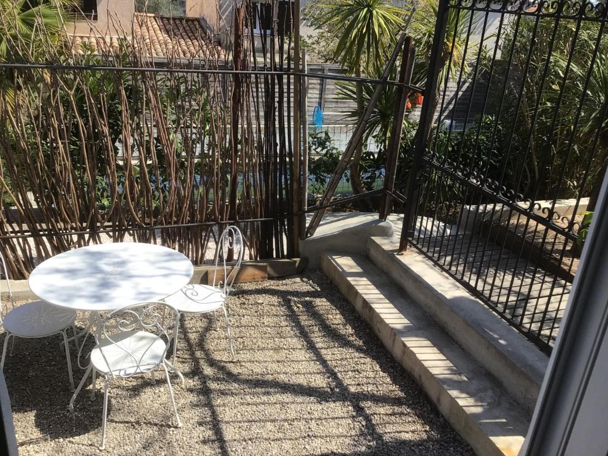 2 Pieces Rez-De-Jardin Dans Maison Avec Piscine Villeneuve-Loubet Kültér fotó