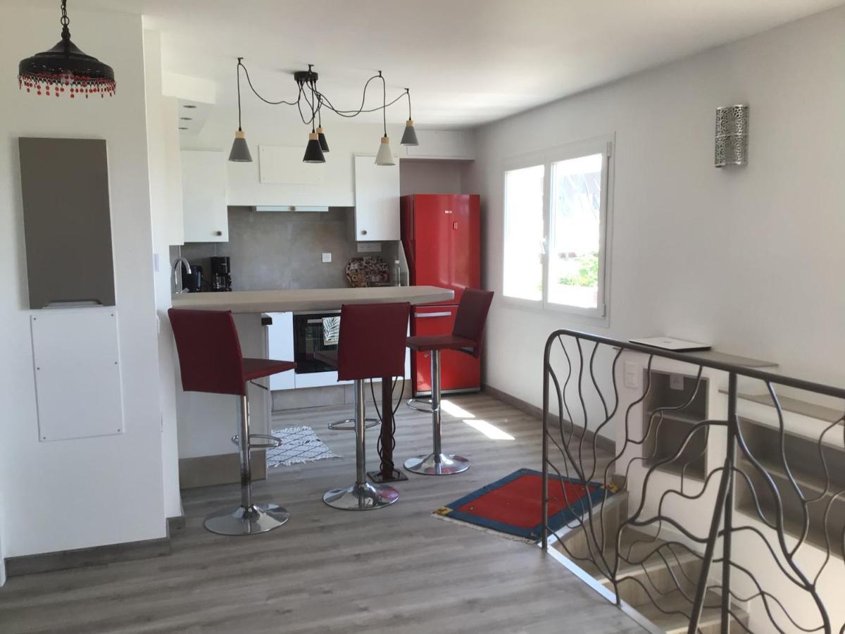 2 Pieces Rez-De-Jardin Dans Maison Avec Piscine Villeneuve-Loubet Kültér fotó