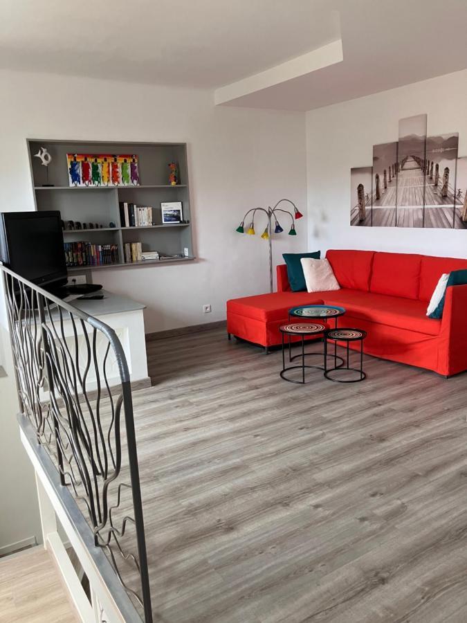 2 Pieces Rez-De-Jardin Dans Maison Avec Piscine Villeneuve-Loubet Kültér fotó