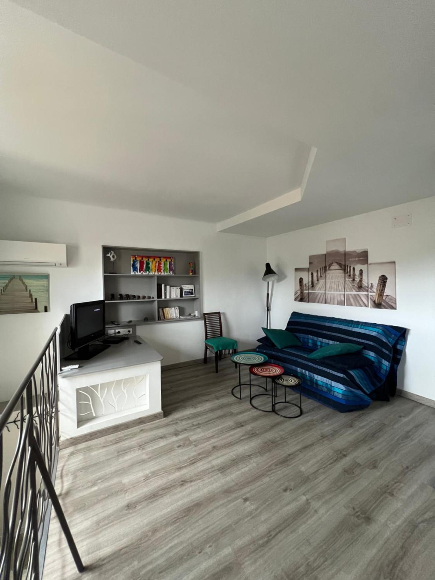 2 Pieces Rez-De-Jardin Dans Maison Avec Piscine Villeneuve-Loubet Kültér fotó